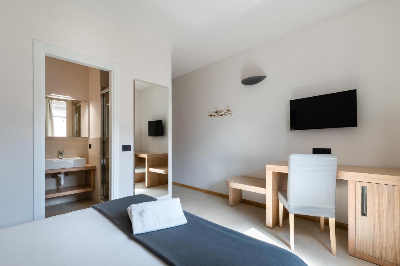 Hotel Delfino Procchio  Eksteriør bilde